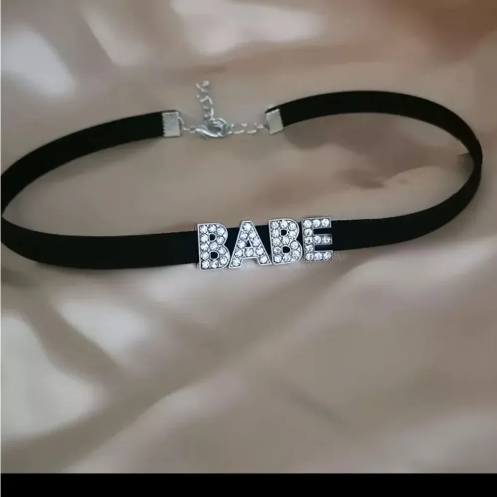 NWOT Y2K Babe Choker Necklace